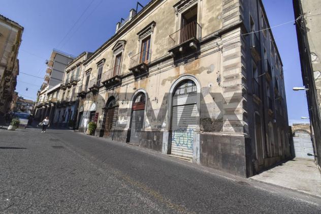 Locale Commerciale in vendita a Acireale