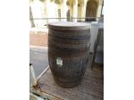 Tavolo alto da botte in legno con cerchiature ferro