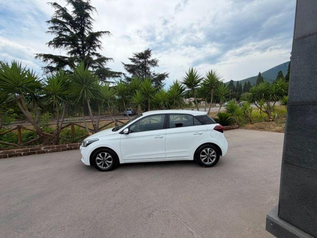HYUNDAI - i20 - 1.2 5p. Connectline - Foto 2
