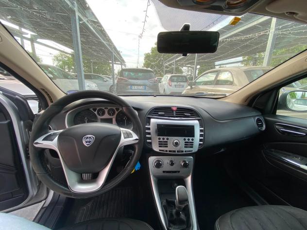 Lancia Delta 1.6 MJT DPF 105 CV Silver (A61) - Foto 3