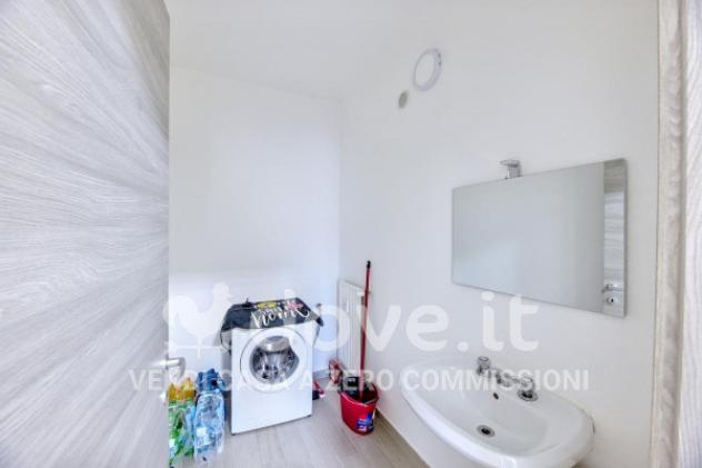 Appartamento di 90 m² con 3 locali e box auto in vendita a Luino - Foto 17