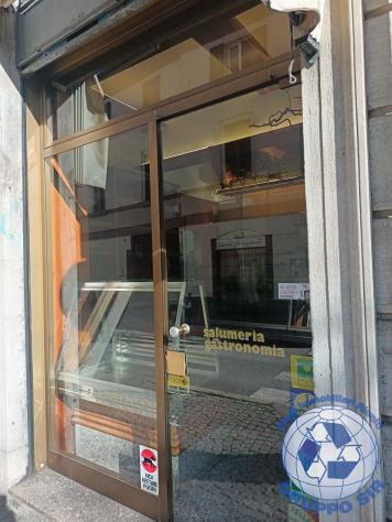 negozio angolare tre vetrine - Foto 6