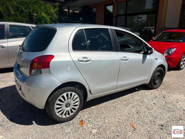 TOYOTA - Yaris 5p 1.3 automatica - Foto 3