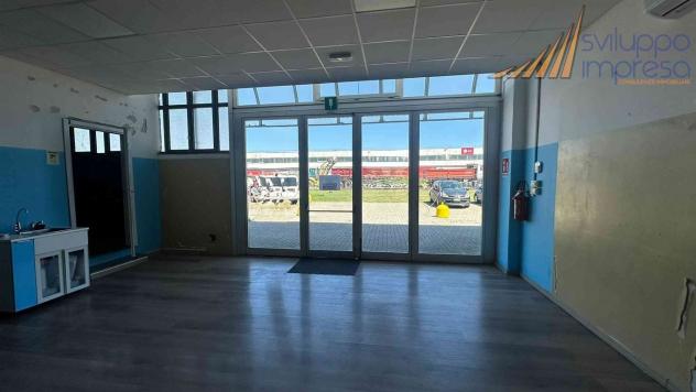 SPAZIO COMMERCIALE CON MAGAZZINO - Foto 3