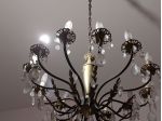 Pregiato lampadario vintage fine anni 50 In metallo dorato  con 12 punti luce