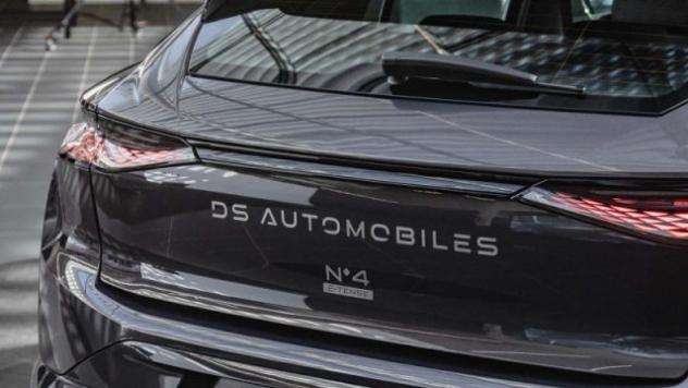DS AUTOMOBILES Plug-in Hybrid 240 Performance Line DS N°4 rif. 23759724 - Foto 7