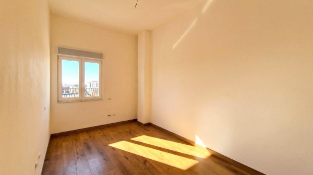OPPORTUNITA' IMMOBILIARE IN PIENO CENTRO: INTERO FABBRICATO CON RESIDENZA - Foto 4