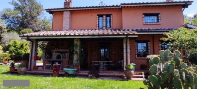 Immobile in asta di 466 m², box auto in vendita a Toffia - Foto 2