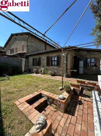 Rif. S2652 - Siena – Chianti classico - Loc. Bossi - Restaurato con giardino