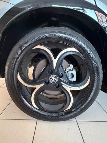 ALFA ROMEO - Junior - MY25 Q4 INTENSA 1.2 145CV HYBRID EDCT6 - Foto 8