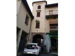 Azzio - ampia porzione di casa con box