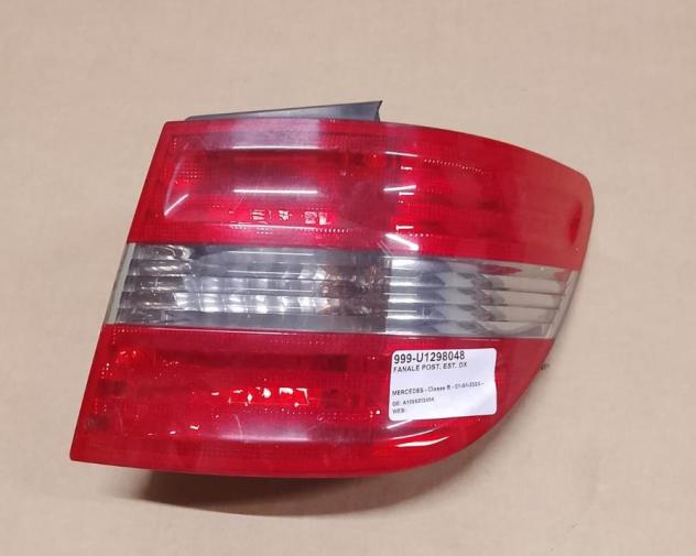 FANALE POST. EST. DX MOD.FUME'/ROSSO 999-U1298048 Parti elettriche  Fanaleria  Fanali  Fanale post. dx. MERCEDES - Classe B - 01-04-2005 - 01-06-2008,