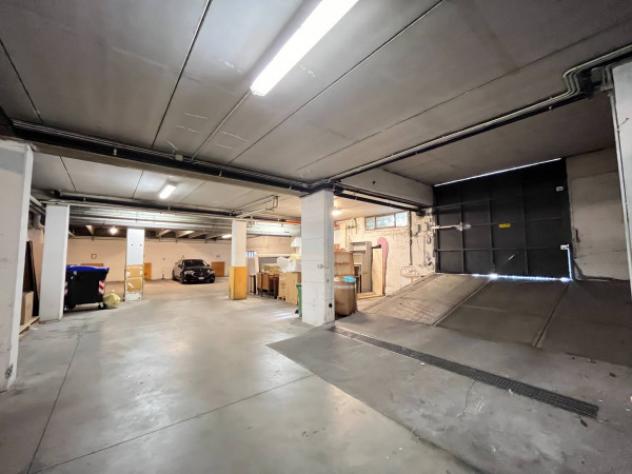 Immobile di 1650 m² con più di 5 locali in vendita a Brescia - Foto 17