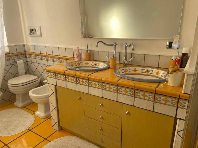 APPARTAMENTO di 5 vani e di 250 mq (SOMMA VESUVIANA) rif. D17 - Foto 4