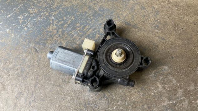 Motorino alzacristallo DX Audi A3 8V del 2015 (5Q0959801B)