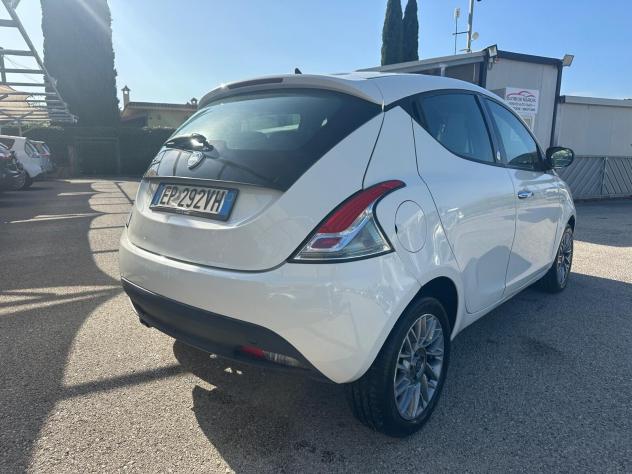 Lancia Ypsilon 1.2 Benzina/GPL - Foto 3