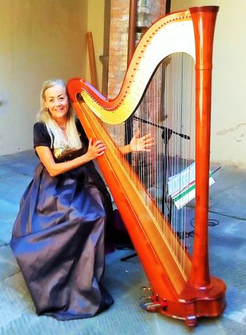 Arpista voce di soprano repertorio classico celtico