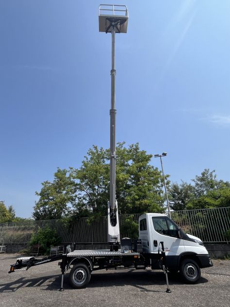 CELA 20T Essential– Piattaforma Aerea Autocarrata Telescopica 20 Metri Patente B - Foto 3