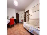 Bilocale con terrazzo e box, uso investimento