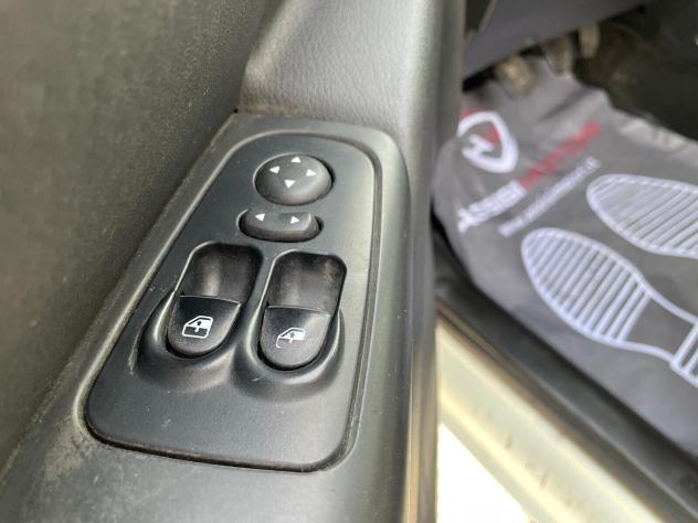 Lancia Ypsilon 1.3 MJT 75 CV Platino - Foto 9