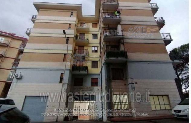 IMMOBILI-IMMOBILE COMMERCIALE-Via Belisario Corenzio, 23, 84129 Salerno SA, Italia - Foto 2
