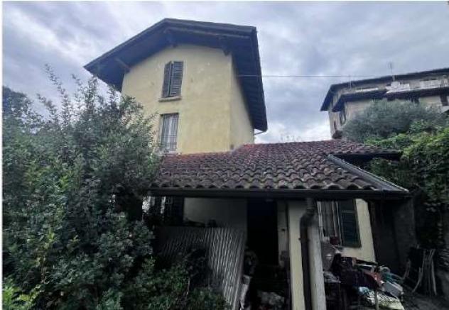 150/2025 1 VA - Casa indipendente in asta a Luino (fraz. Voldomino) - Foto 3