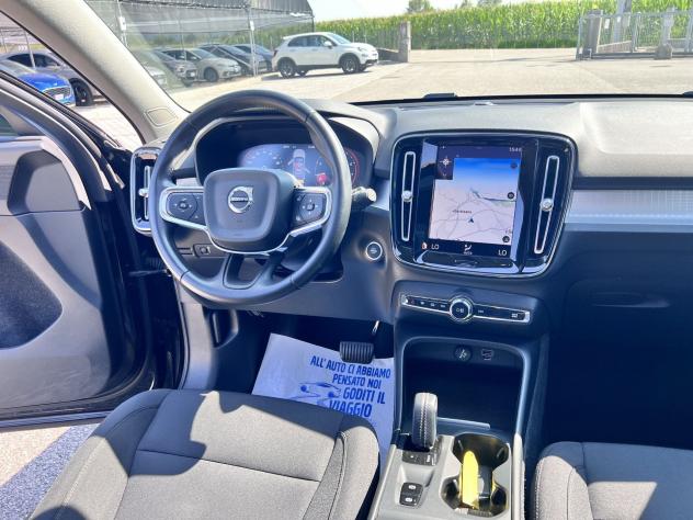 Volvo XC40 T3 automatico Momentum Pro Geartronic / Tetto Apribile - Foto 8