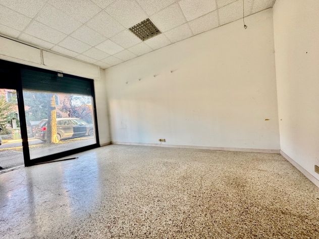 Marghera zona centrale vendiamo piccolo negozio - Foto 9