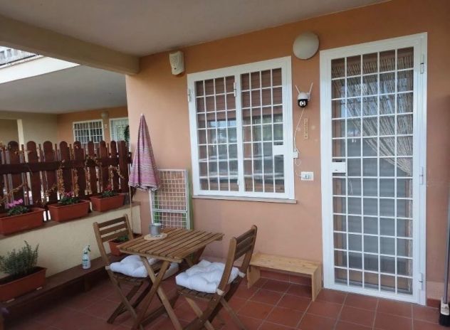 CAMPAGNANO DI ROMA BILOCALE ARREDATO CON PORTICO PRIVATO