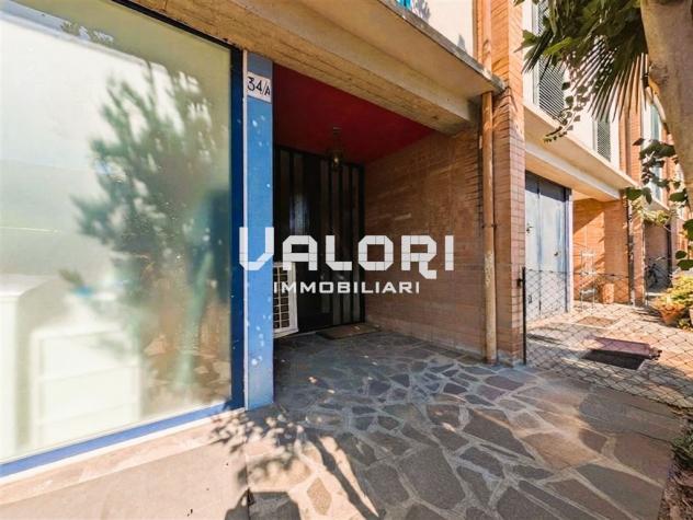 Villetta a schiera con SALA, CUCINA, 3C, 2B, 2 BALCONI, PICCOLA CORTE - Foto 2