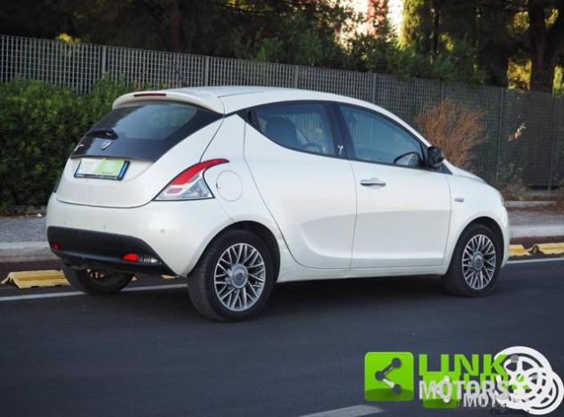 LANCIA Ypsilon 1.2 69 CV 5 porte S&S Silver - Foto 2