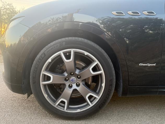 Maserati Levante 3.0D V6 AWD Gransport+HARMAN/FRAU2019 - Foto 9