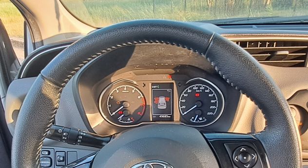 Toyota Yaris 1.0 72 CV Benzina - 49700 km - 2018 - Foto 8
