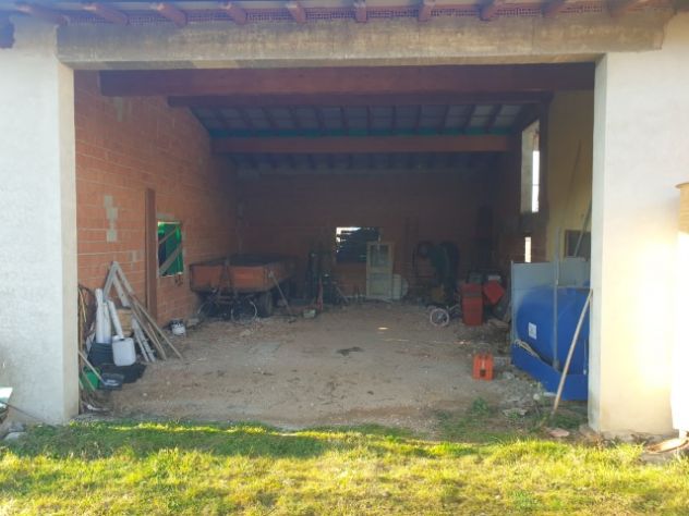 ABITAZIONE CON AMPIA AREA CORTILIZIA - Foto 5