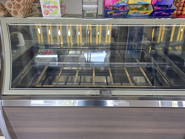 Arredamento completo bar pasticceria gelateria