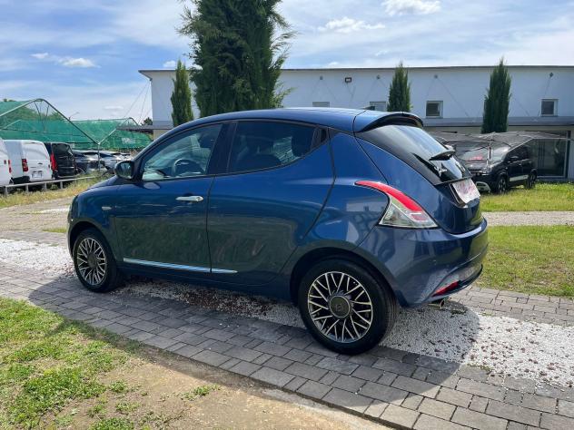 Lancia Ypsilon 1.0 FireFly 70cv S&S Hybrid GOLD - Foto 2