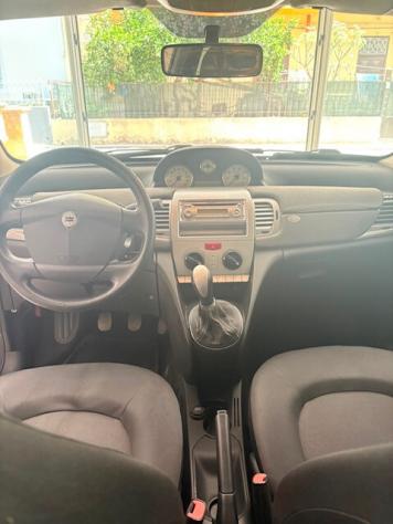 Lancia Ypsilon 1.3 MJT 75 CV Unyca - Foto 9