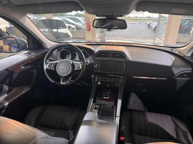 JAGUAR F-Pace 2.0 D 240 CV AWD aut. Portfolio rif. 24117298 - Foto 9