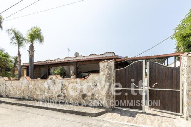 Villa di 115 m² con 3 locali e posto auto in vendita a Manduria