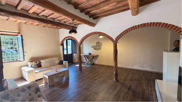 trtc porc 200 A - Spazioso Terratetto Centrale con Giardino Privato, Dependance e Mansarda – Porcari - Foto 3