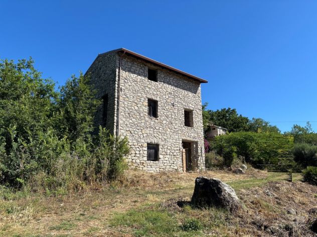 ANTICO FABBRICATO RURALE CON TERRENO - CASTELFORTE - Rif. V3154