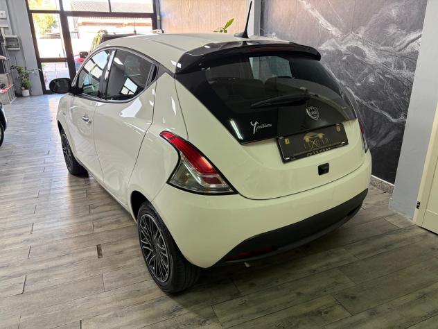 Lancia Ypsilon 1.0 FireFly 5 porte S&S Hybrid Gold - Foto 3