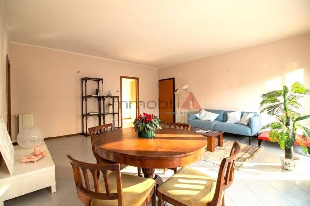 AFFITTASI Ampio 3 locali con terrazzi, cantina e box.