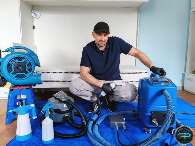 Lavaggio e pulizia professionale divani e materassi a domicilio