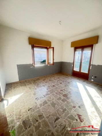 Melito P. Salvo - 1 piano trilocale n.a con veranda e cantina zona mare - Foto 8
