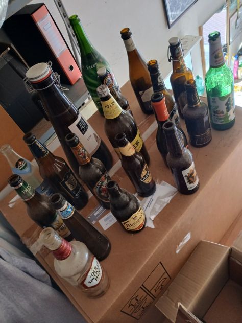 Bottiglie di birra vuote