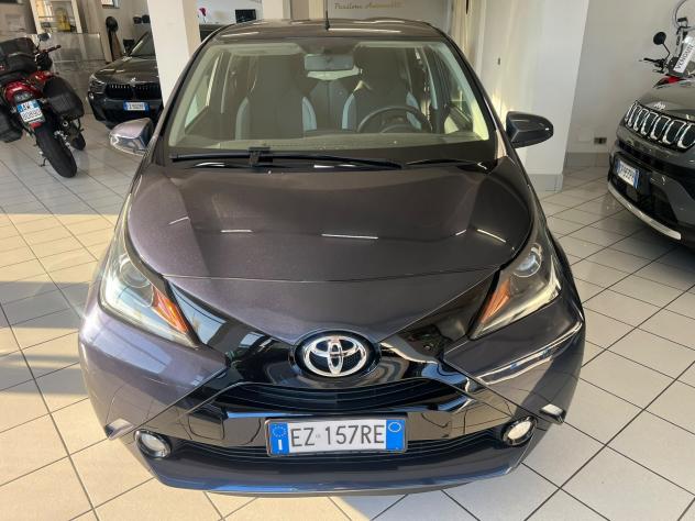 Toyota Aygo 1.0 VVT-i 69 CV 5 porte x-clusiv - Foto 2