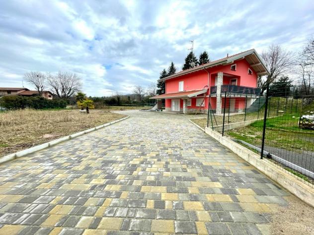 nuova mai abitata: villa singola bifamigliare + giardino mq 1000 + doppio box - Foto 2