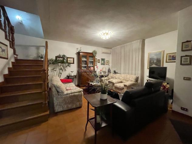VILLA A SCHIERA di 10 vani e di 150 mq (PIETRASANTA - Fiumetto) rif. 066/VV - Foto 2
