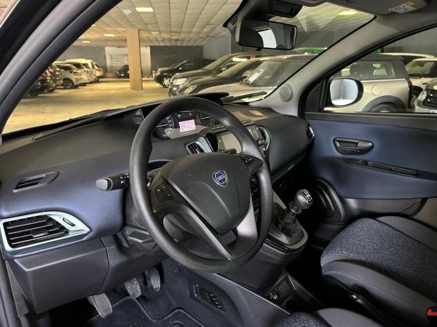 Lancia Ypsilon 1.0 FireFly 70cv Hybrid - Foto 7